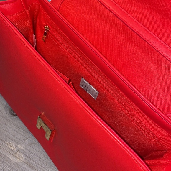 NWT A New Day Shoulder to Crossbody Quilted Red with Gold Chain Detail Bag - Picture 15 of 16